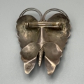 Nav butterfly pin bck
