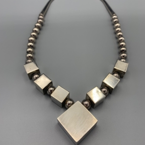 21148 Navajo ray tracey gemtsone necklace