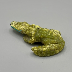 Zuni Fetish Serpentine Alligator 21043