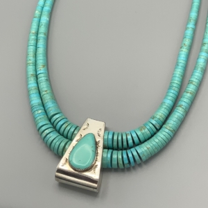 CaWin turquoise necklace 2 front detail