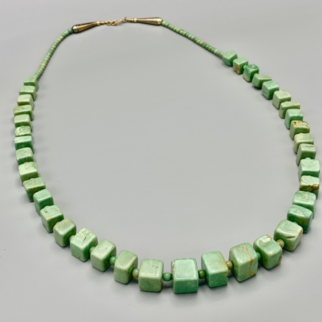 green-chiclet-nck1
